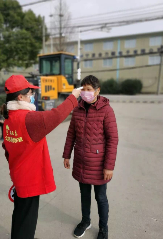 照片2 志愿者.jpg